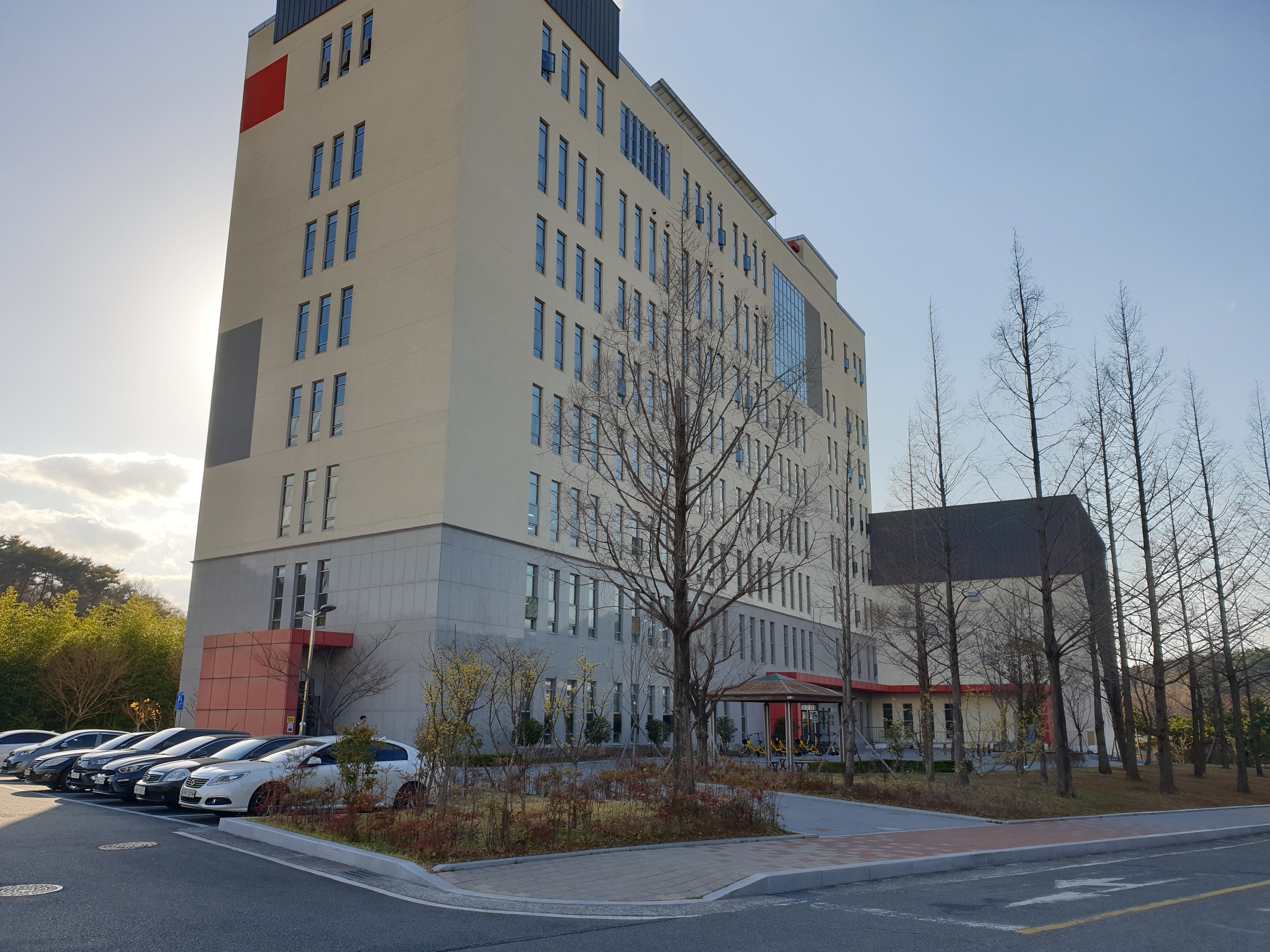 cw대학교 글로벌평생학습관.jpg