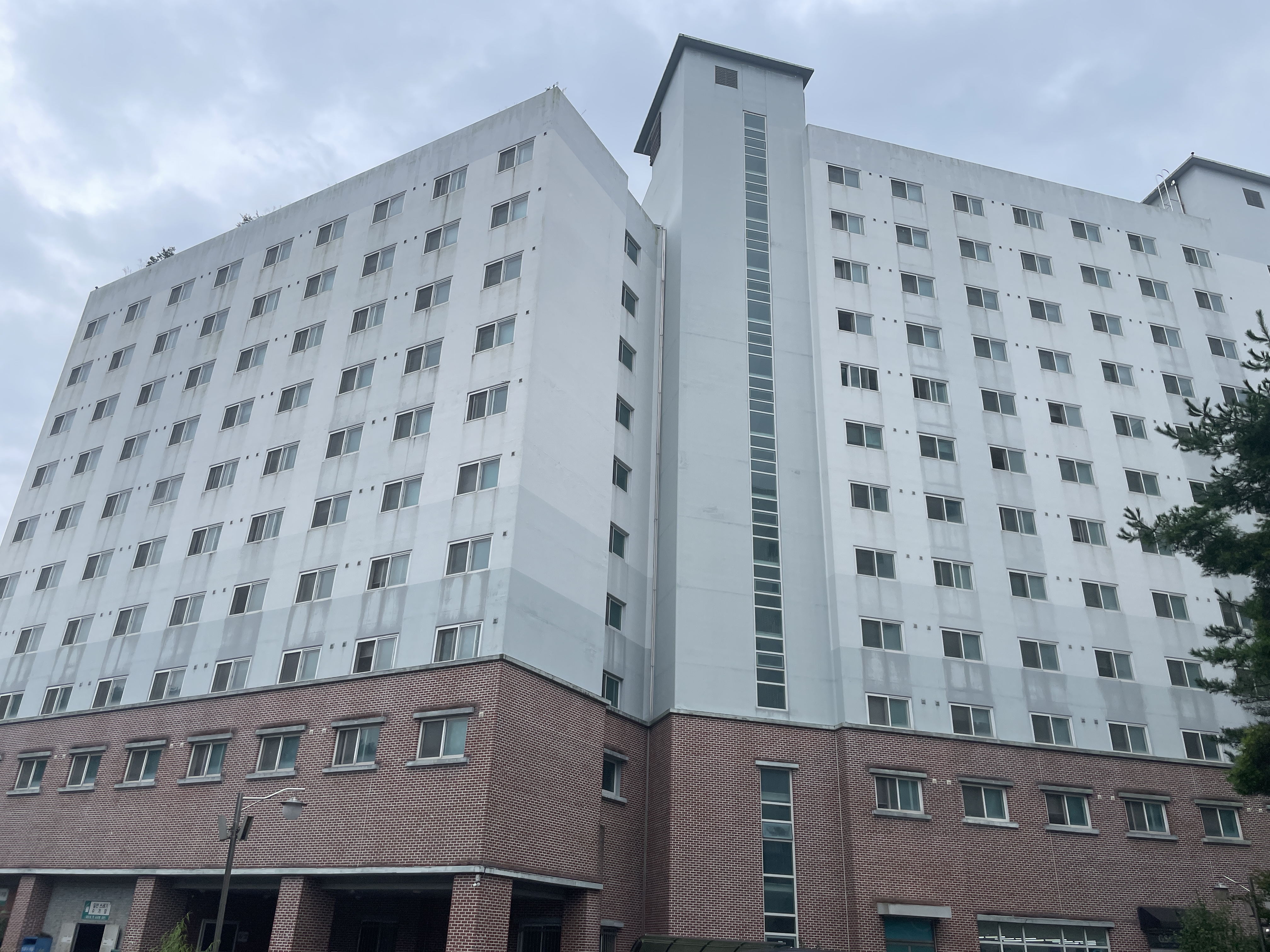 gsn대학교 학생생활관8,9동.JPG